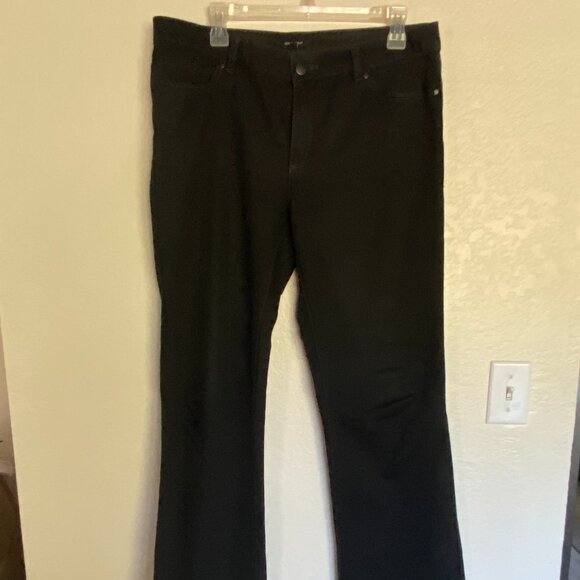 Daisy Fuentes Black Jeans High Rise BootCut/Flare Size 12 - Picture 1 of 10